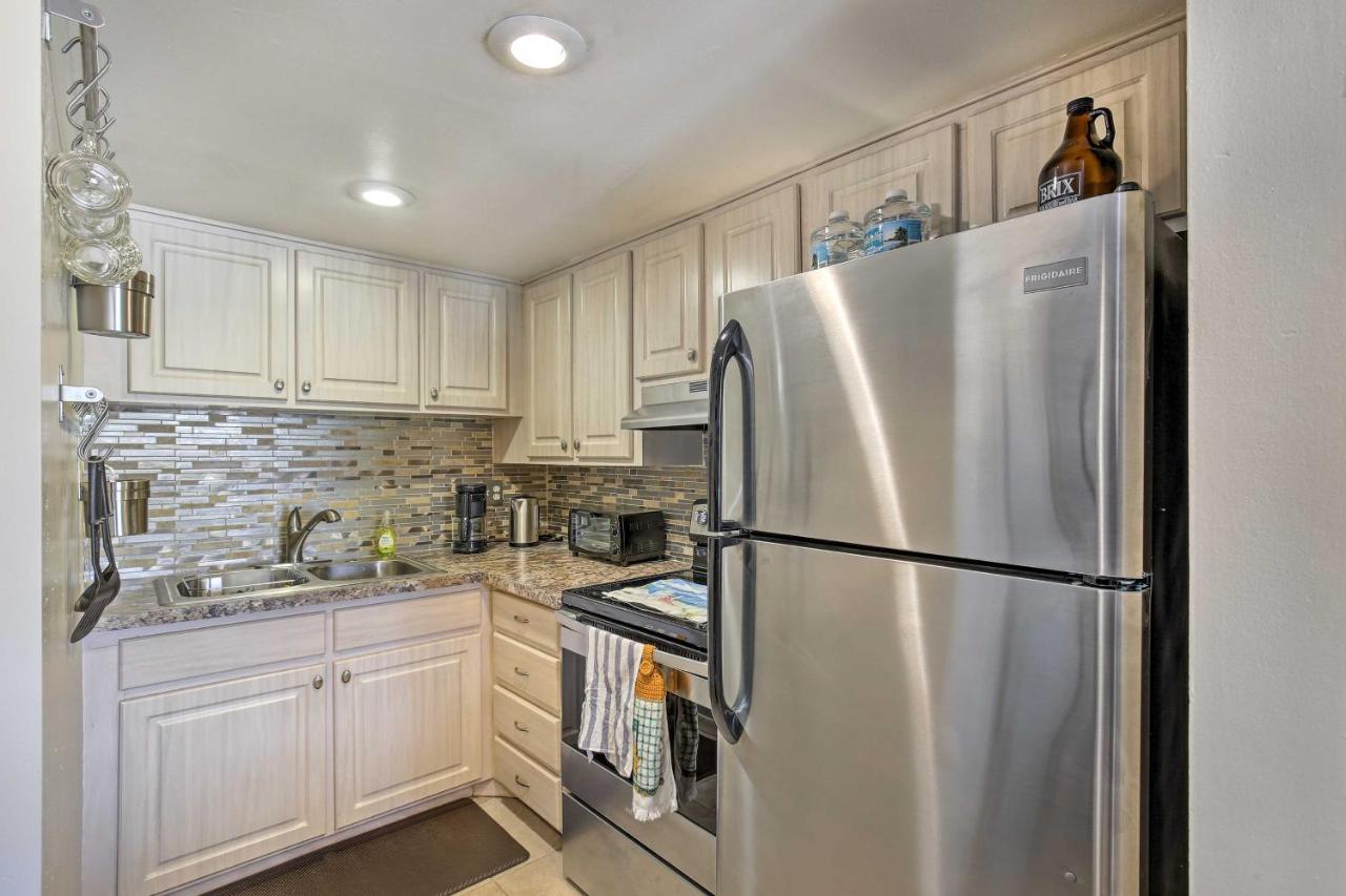St Pete Condo With Heated Pool - Less Than 1 Mi To Beach! St. Pete Beach Kültér fotó