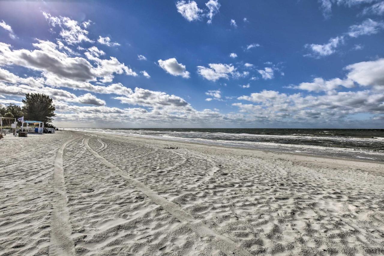 St Pete Condo With Heated Pool - Less Than 1 Mi To Beach! St. Pete Beach Kültér fotó